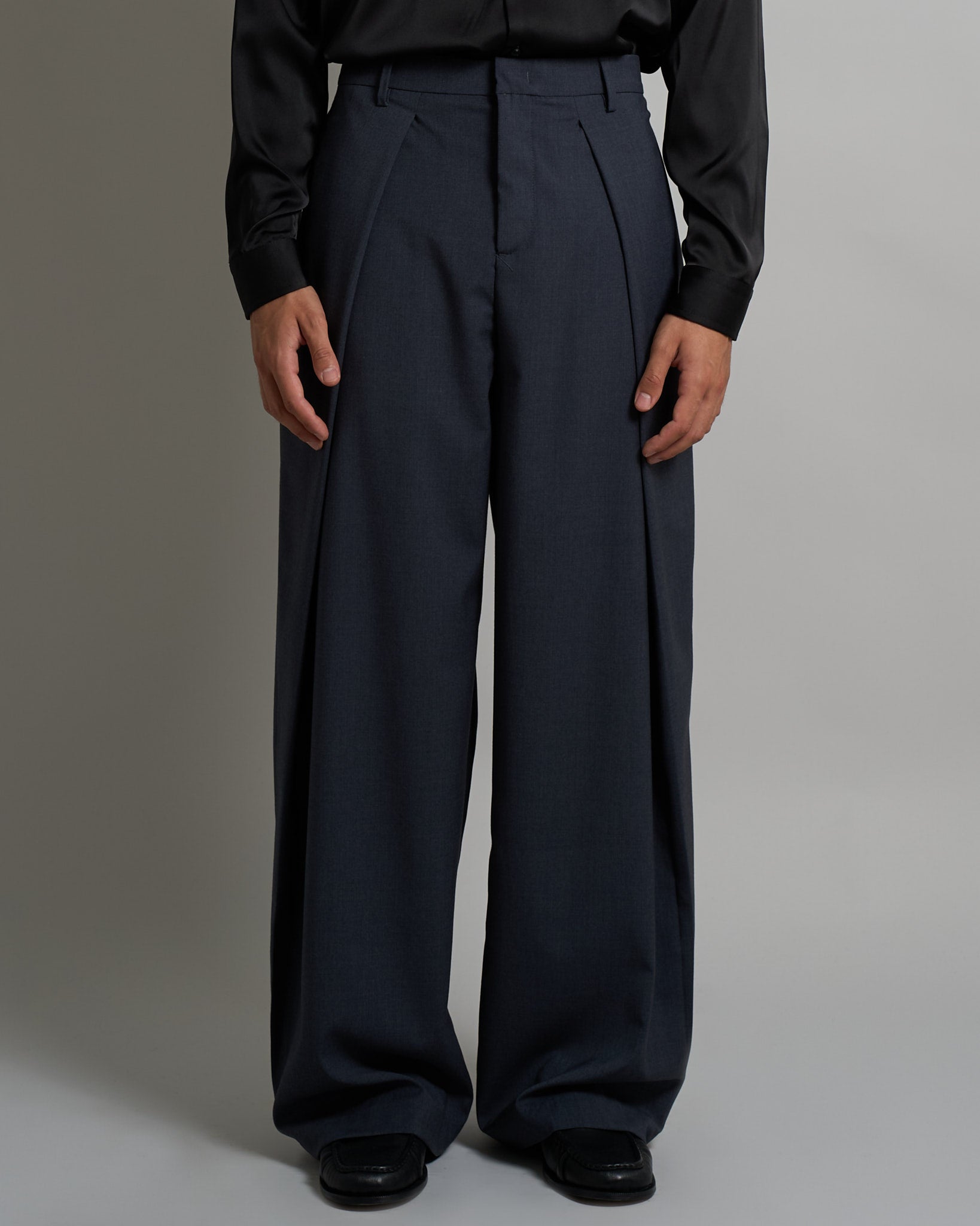 Pantalone Wide Fit con pieghe