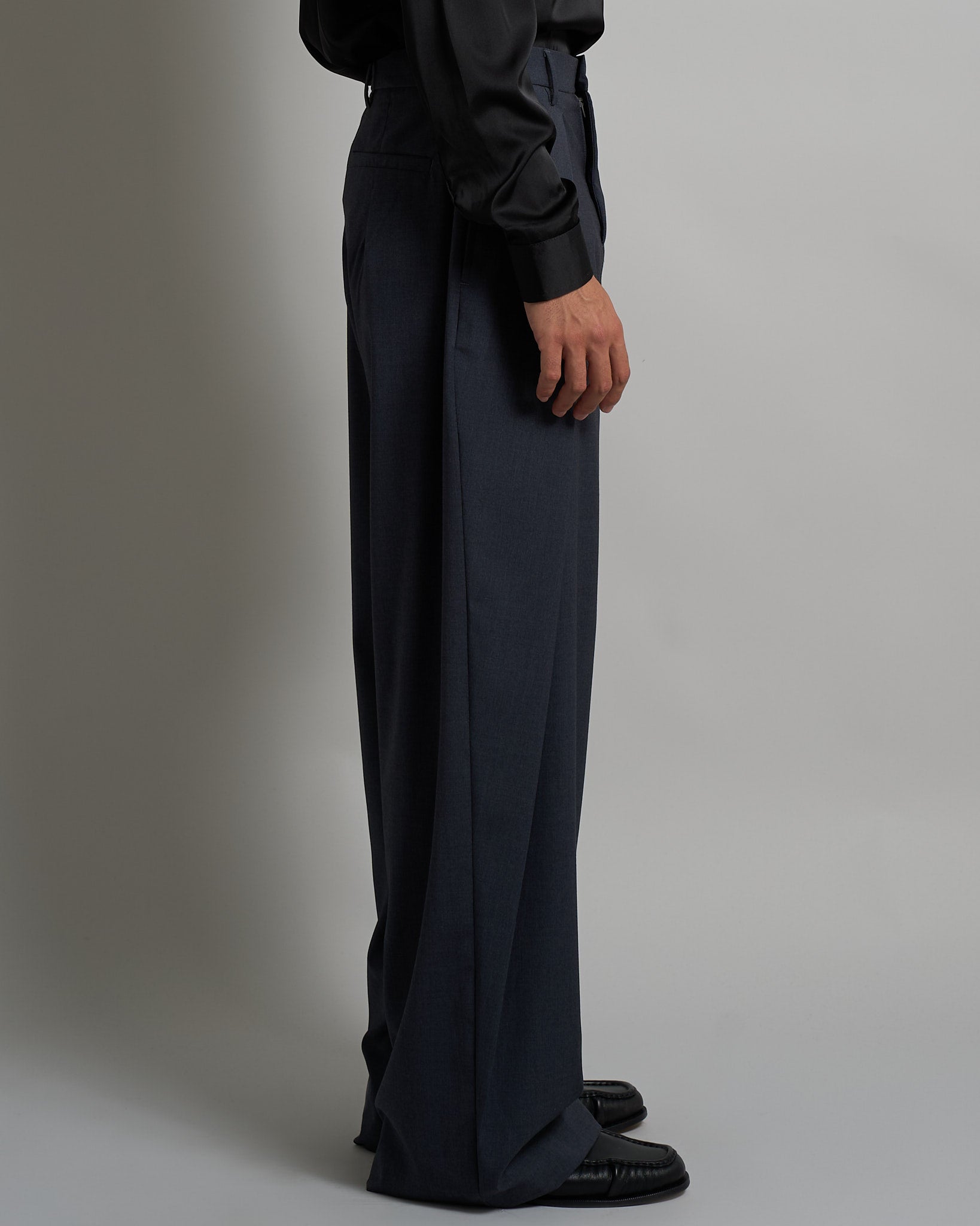 Pantalone Wide Fit con pieghe