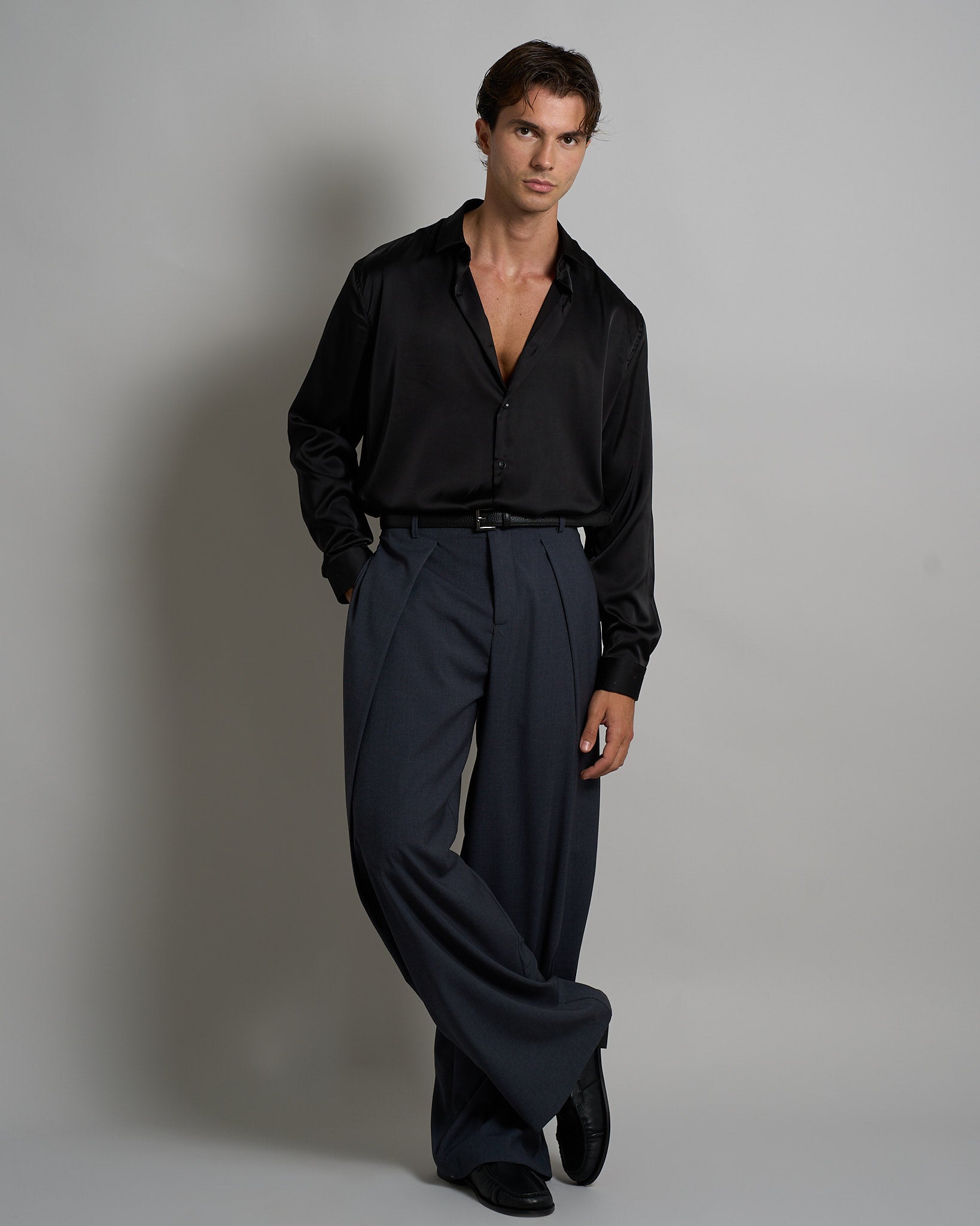 Pantalone Wide Fit con pieghe