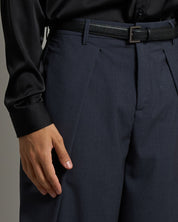 Pantalone Wide Fit con pieghe