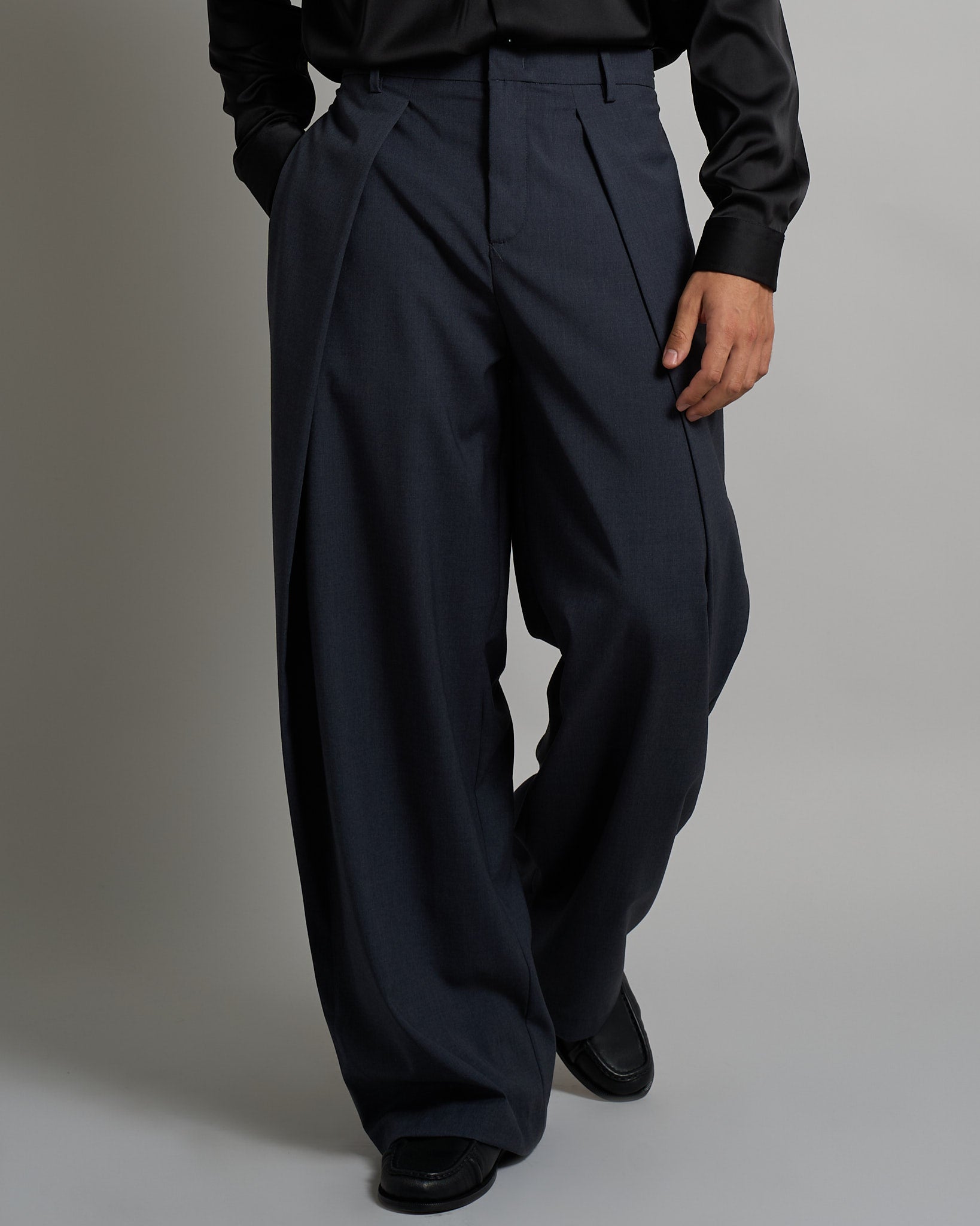 Pantalone Wide Fit con pieghe