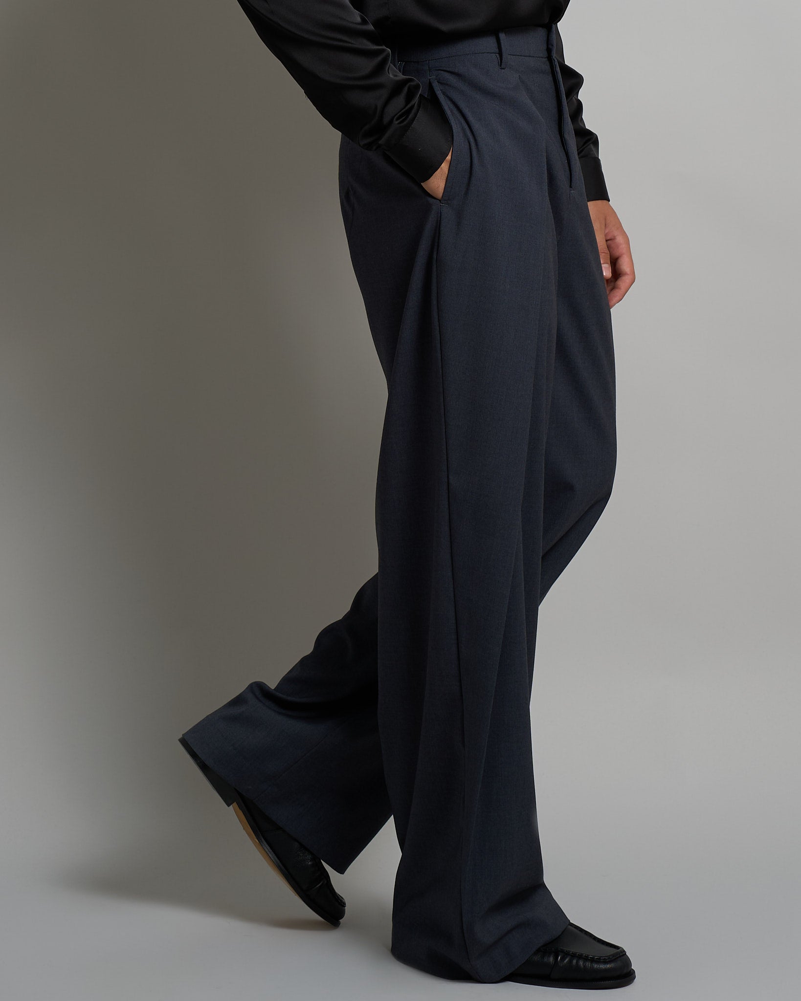 Pantalone Wide Fit con pieghe