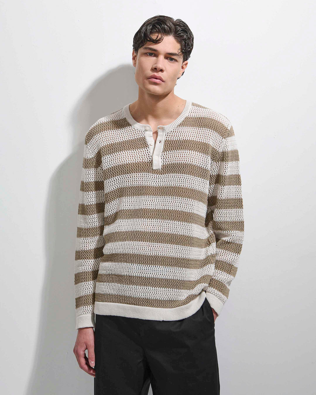 Maglia Serafino traforata in filo