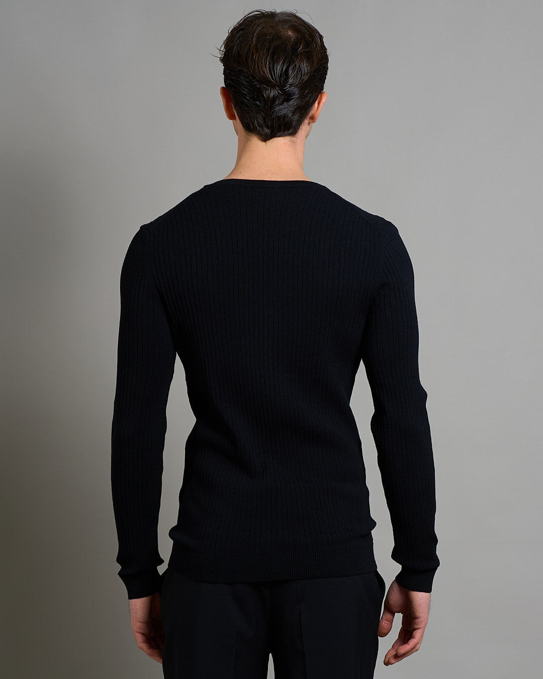 Maglia serafino scollo a V a coste