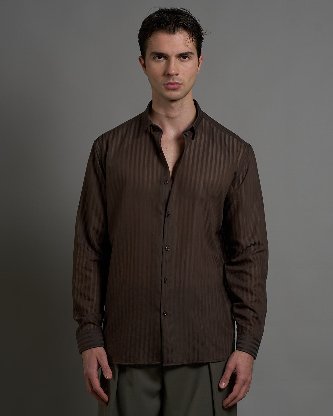 Camicia a righe con struttura sheer