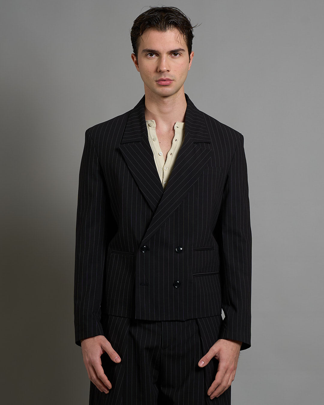 Giacca cropped doppiopetto gessata