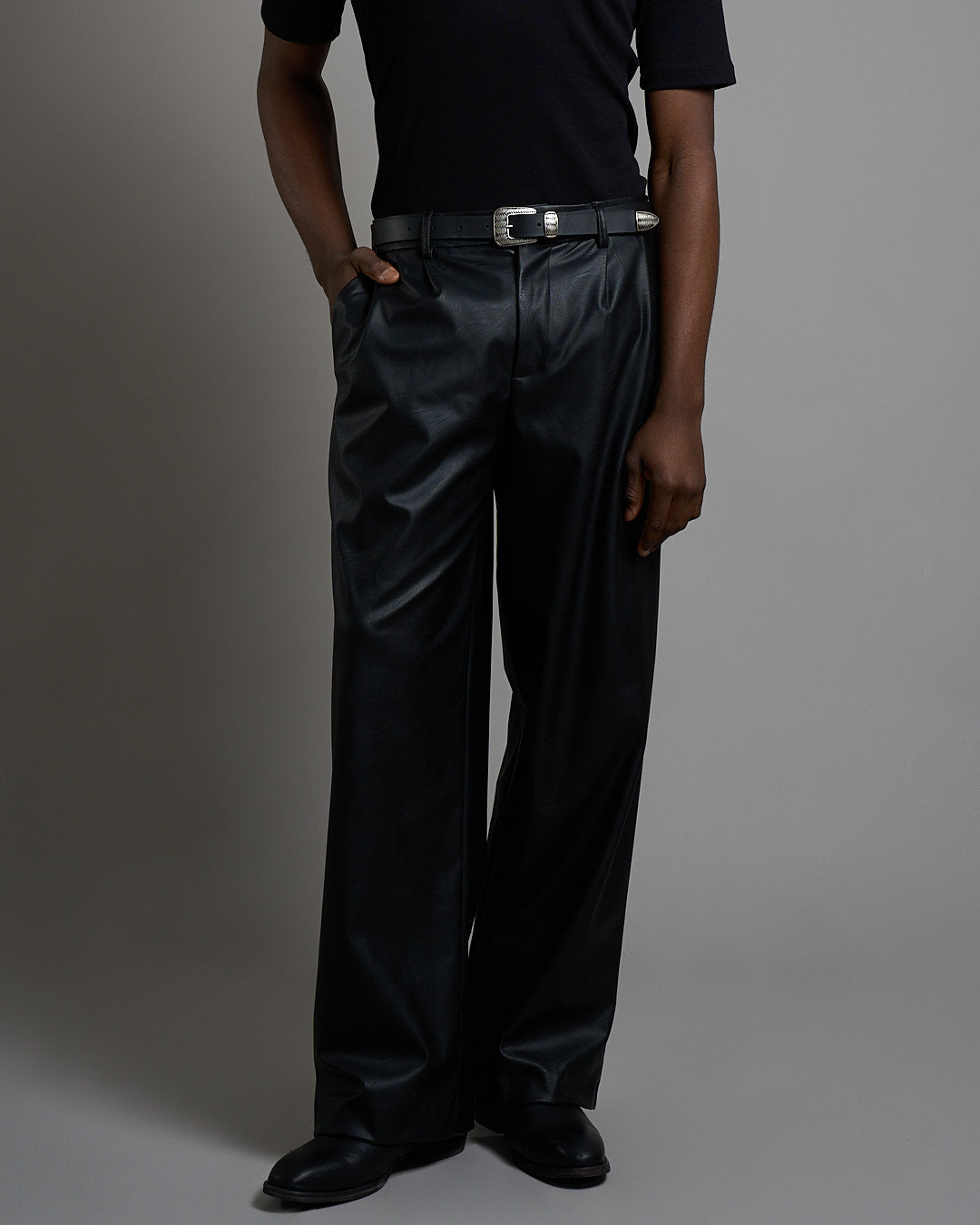 Pantalone Relax Fit effetto pelle