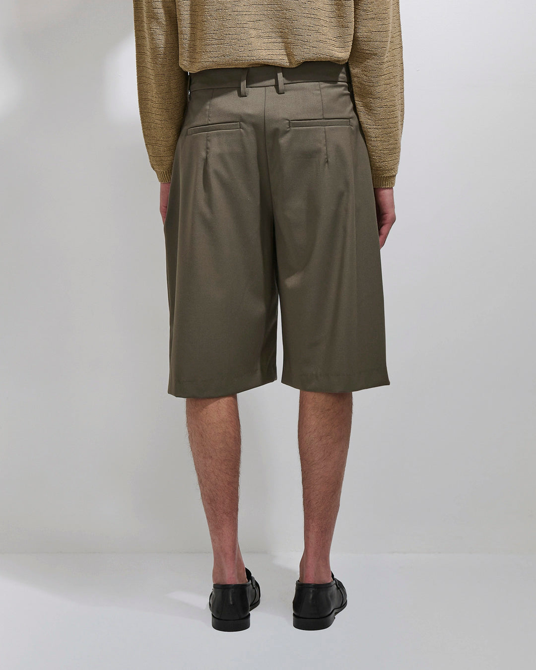 Bermuda con pieghe wide fit