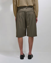 Bermuda con pieghe wide fit
