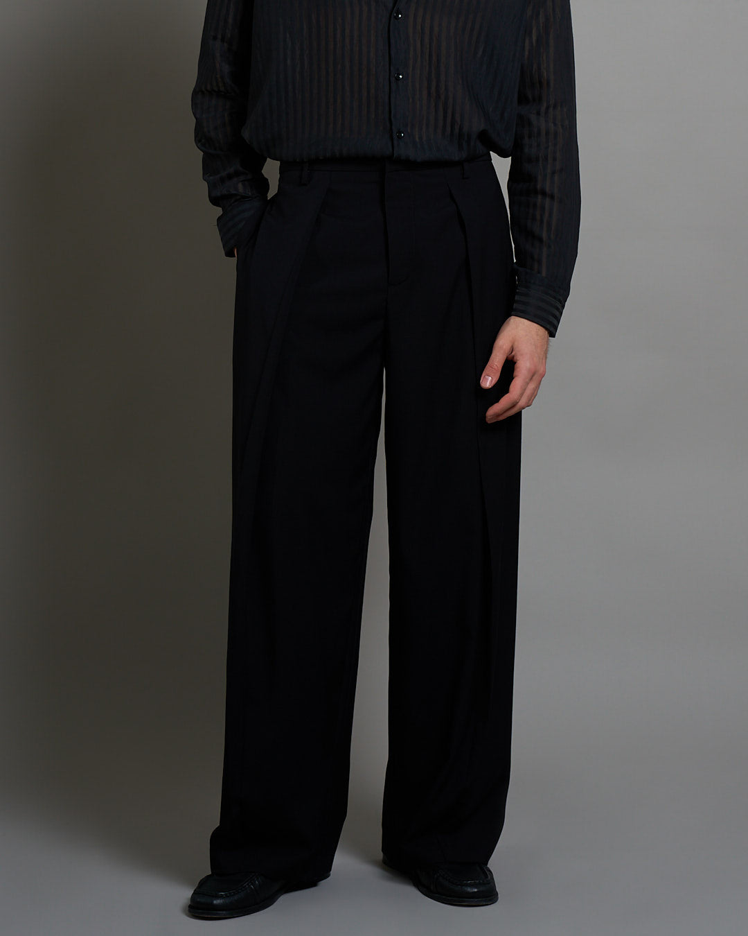 Pantalone Wide Fit con pieghe