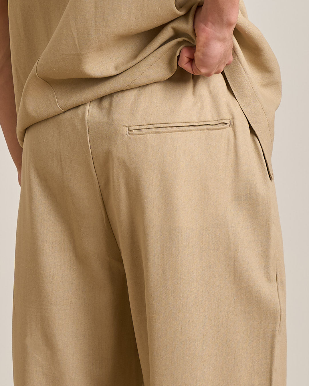 Pantalaccio jogger gamba larga in lino