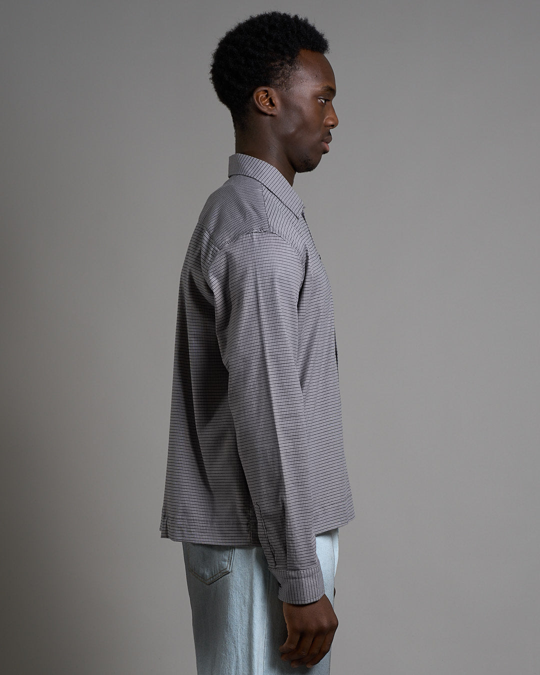 Camicia cropped a quadri con ricamo