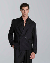 Giacca cropped doppiopetto gessato nero
