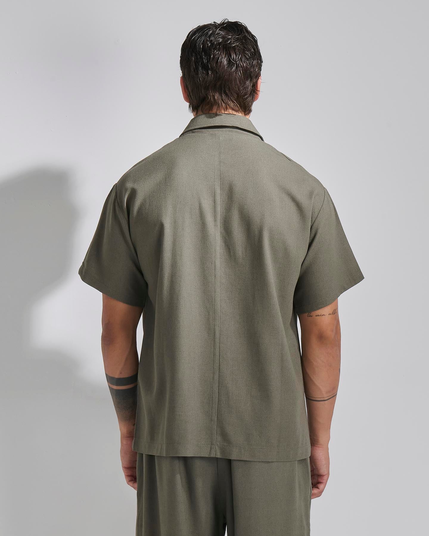 Camicia relax fit collo a bowling