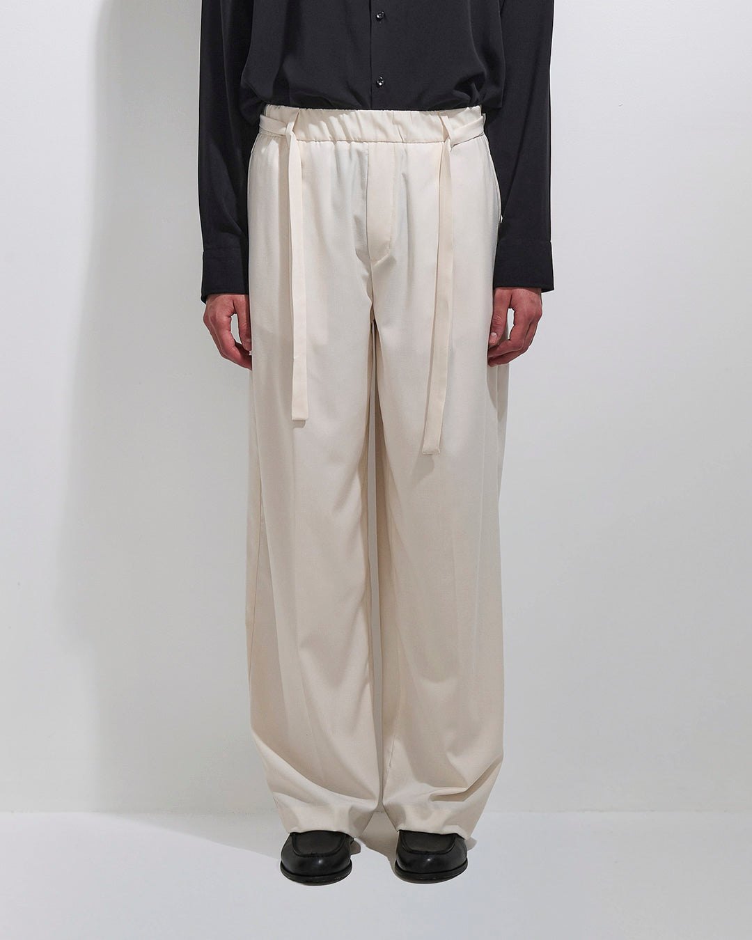 Pantalaccio strutturato con laccio