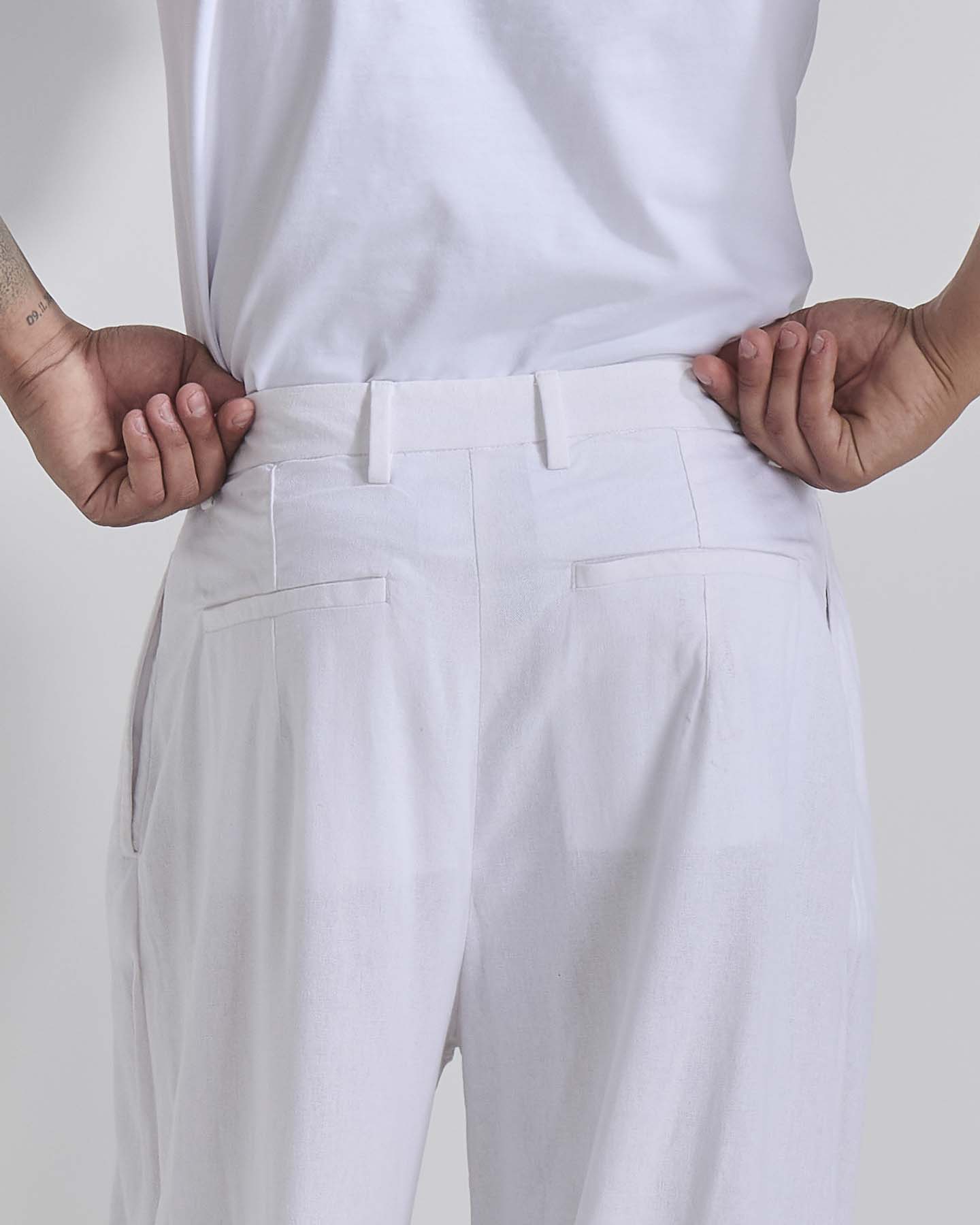 Pantalone Wide Fit con pieghe in lino