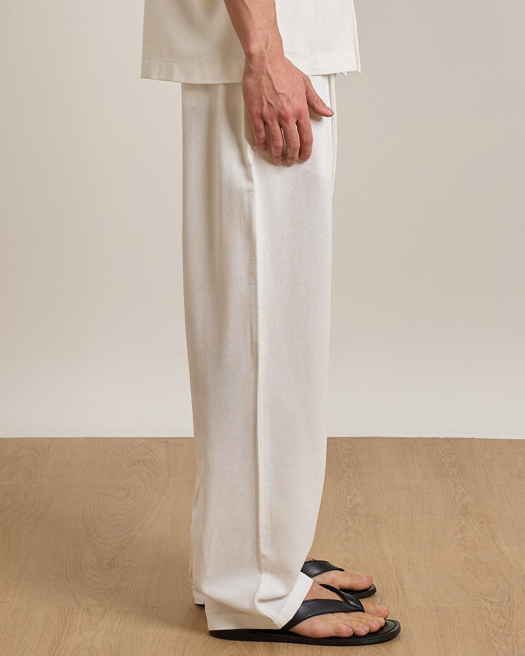 Pantalaccio jogger gamba larga in lino