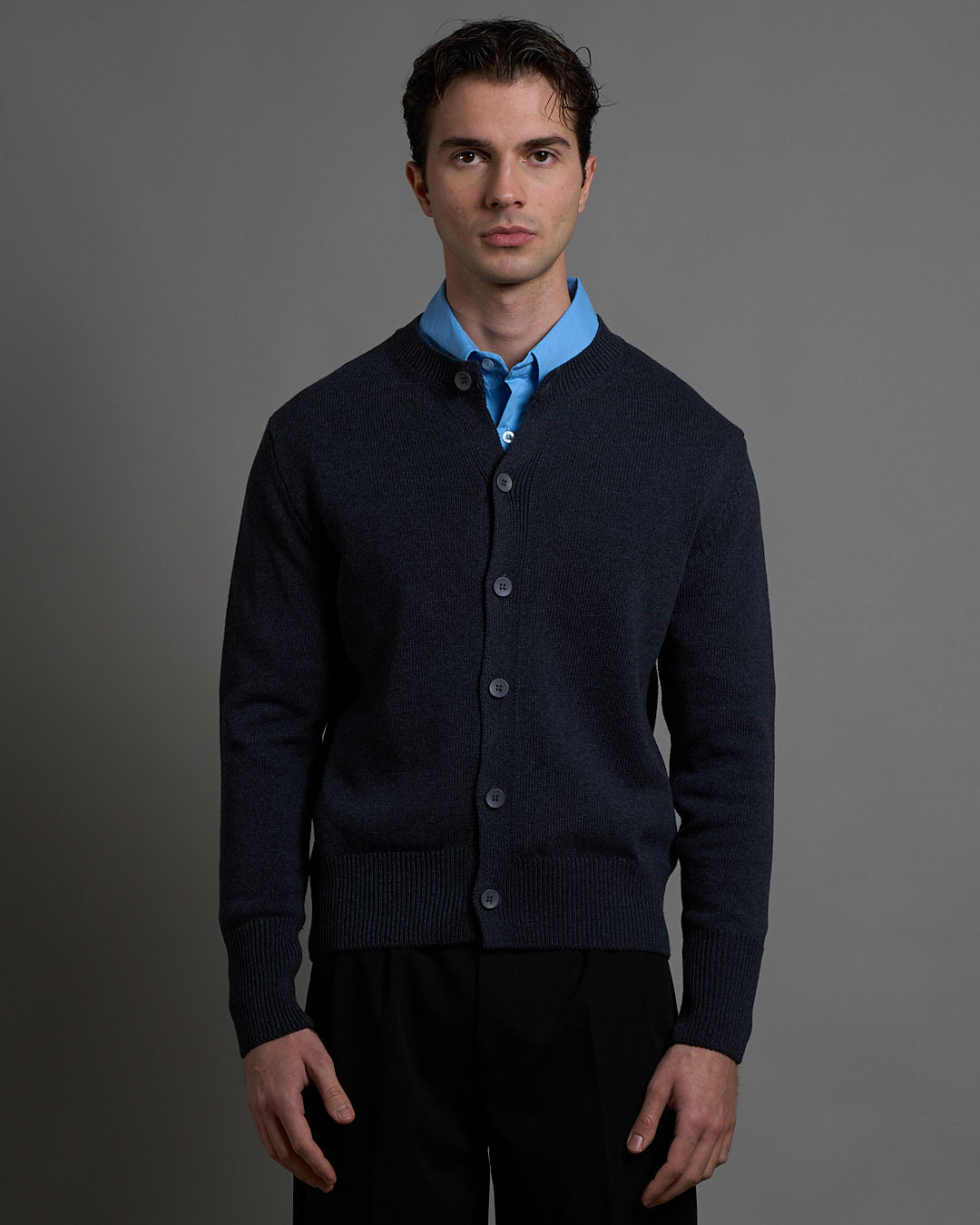 Cardigan girocollo in filo