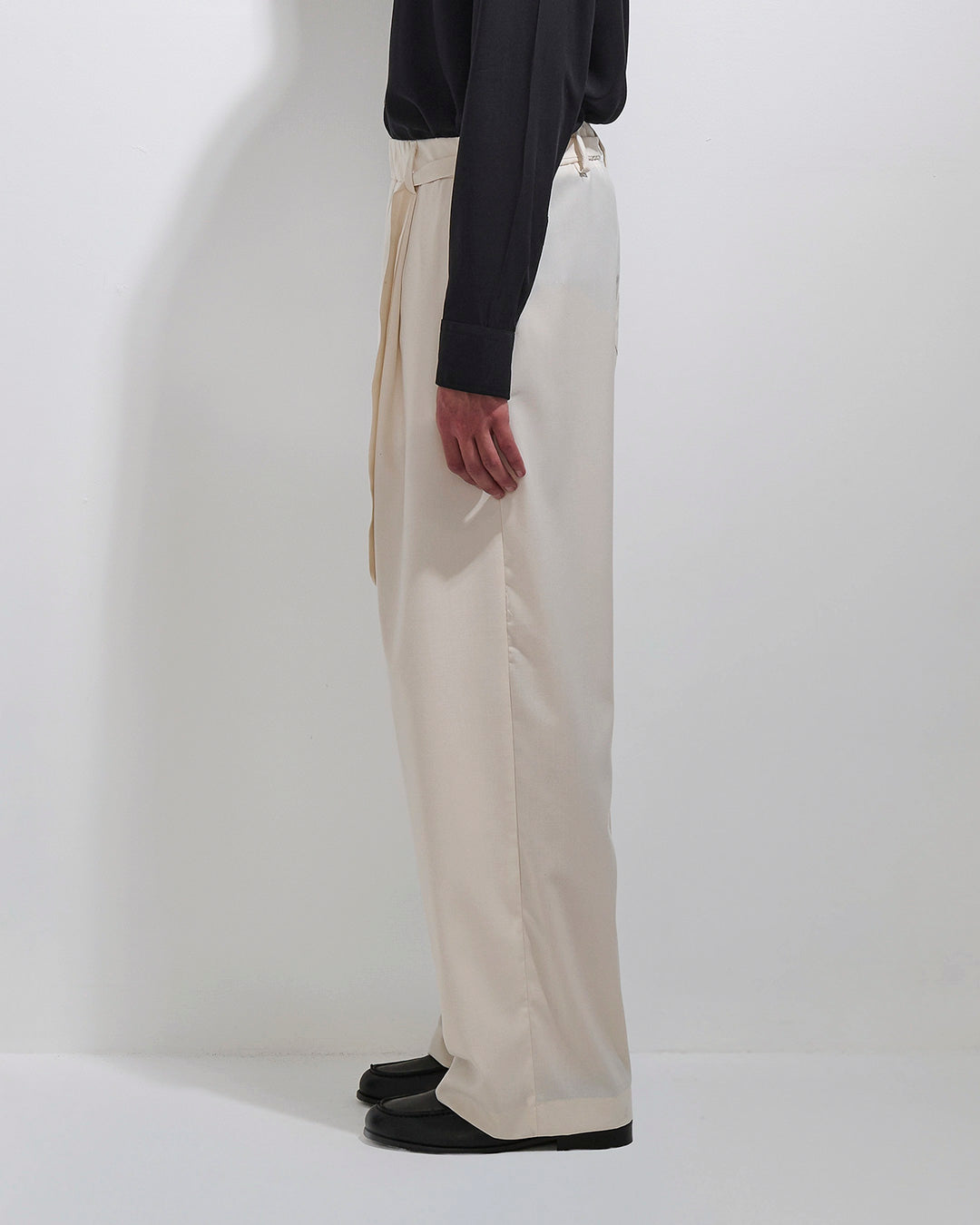 Pantalaccio strutturato con laccio