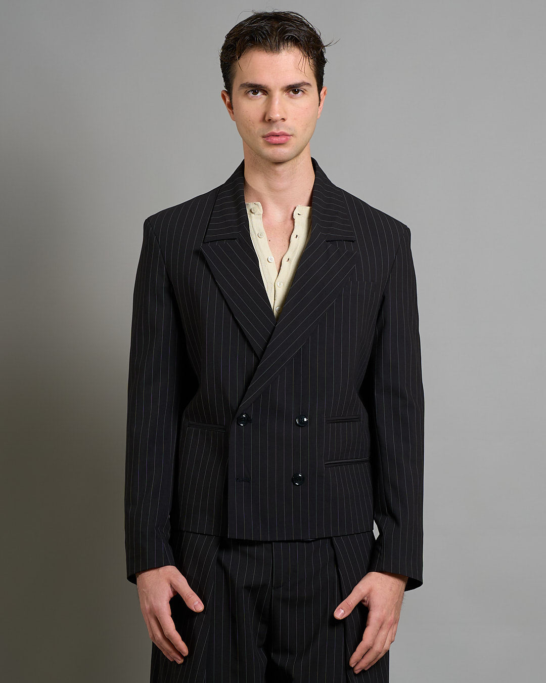 Giacca cropped doppiopetto gessata