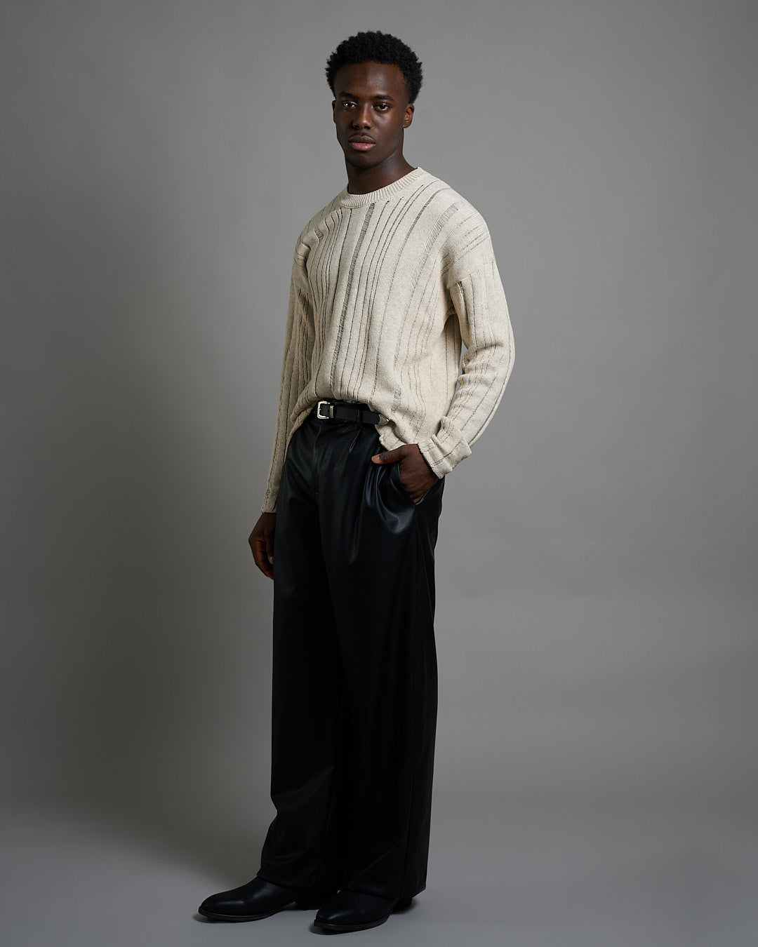 Maglia cropped in filo fluttuante