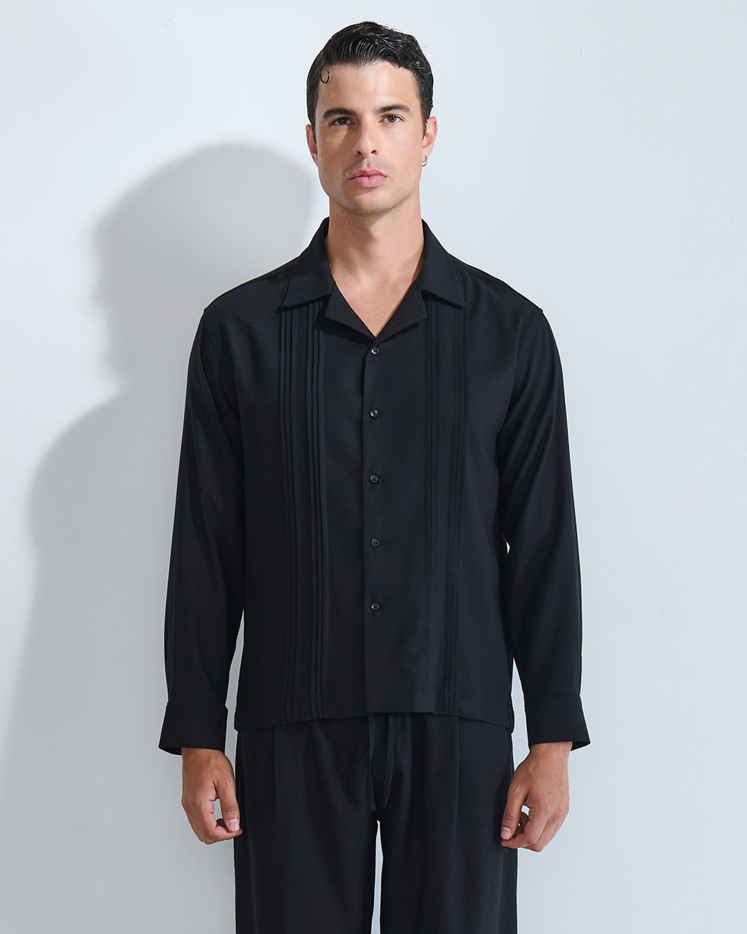 Camicia in lino con pieghe
