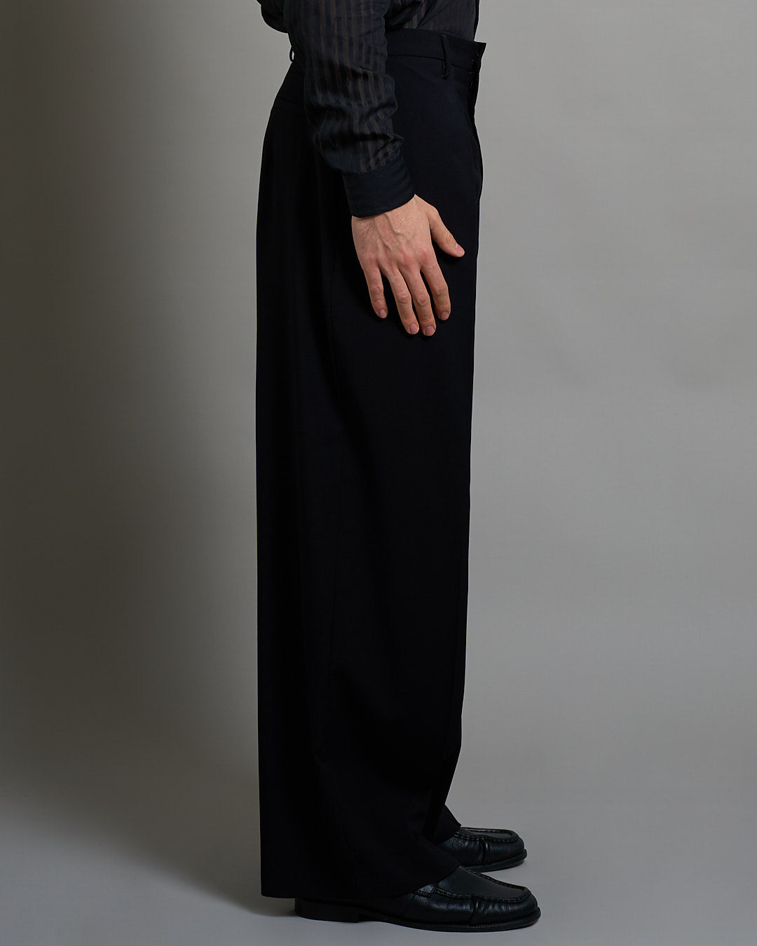 Pantalone Wide Fit con pieghe