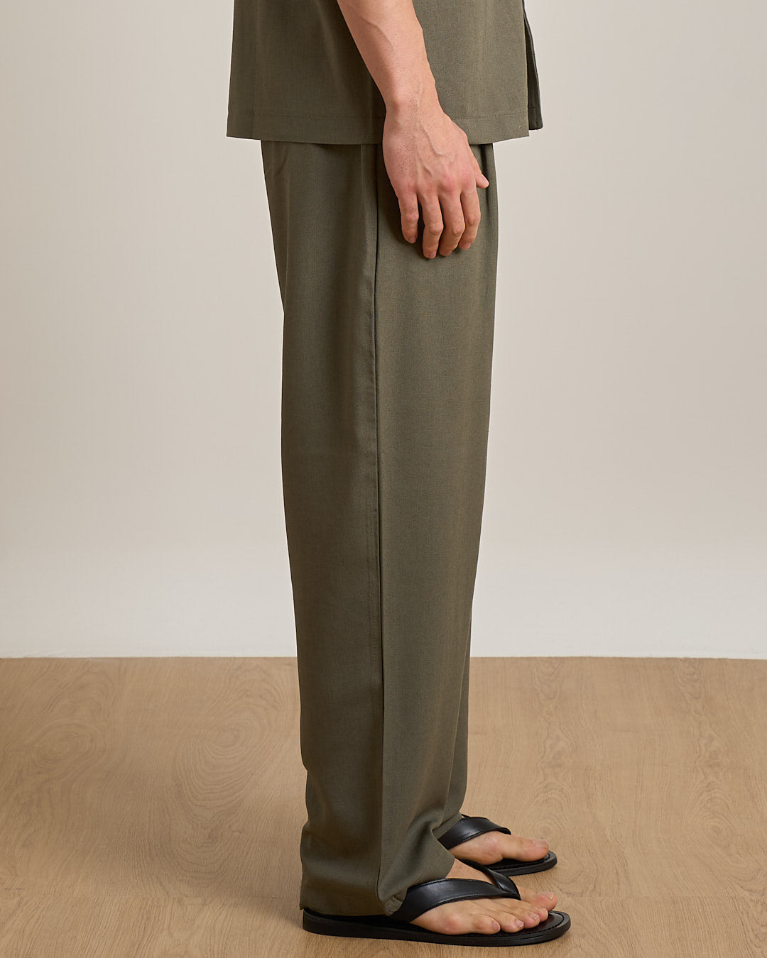 Pantalaccio jogger gamba larga in lino
