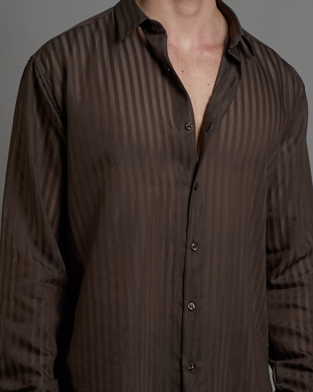 Camicia a righe con struttura sheer