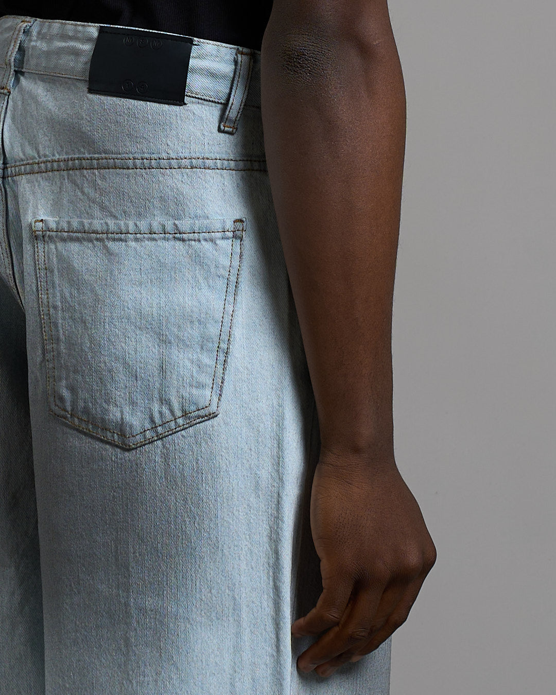 Jeans Baggy Fit clear con pigmento