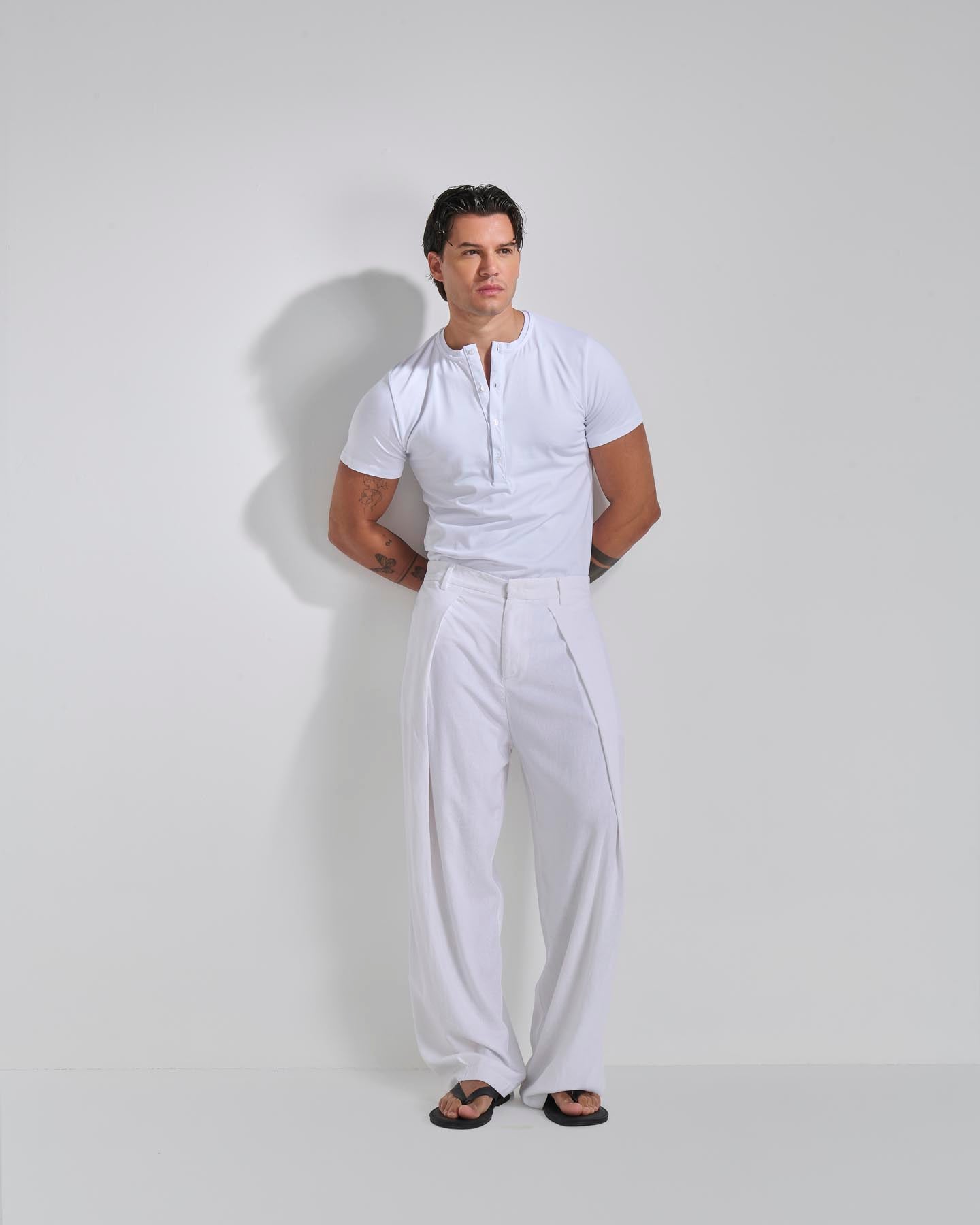 Pantalone Wide Fit con pieghe in lino