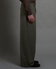 Pantalone Wide Fit con pieghe