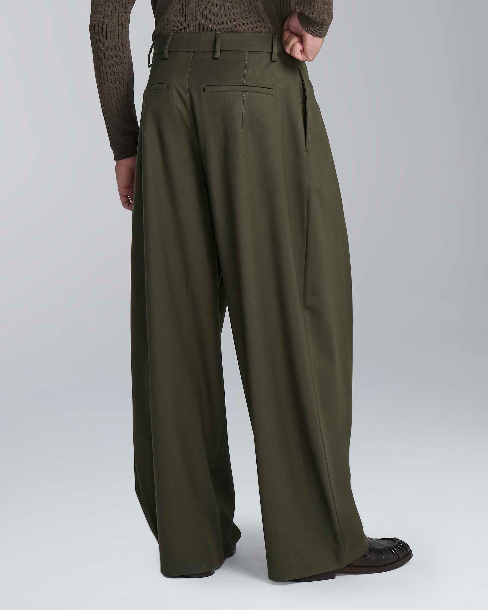 Pantalone wide fit con pieghe