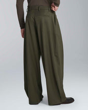 Pantalone wide fit con pieghe