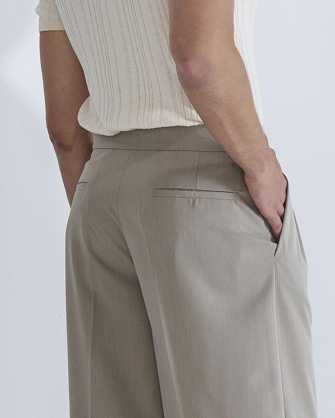 Pantalone da completo con fibbie