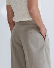 Pantalone da completo con fibbie