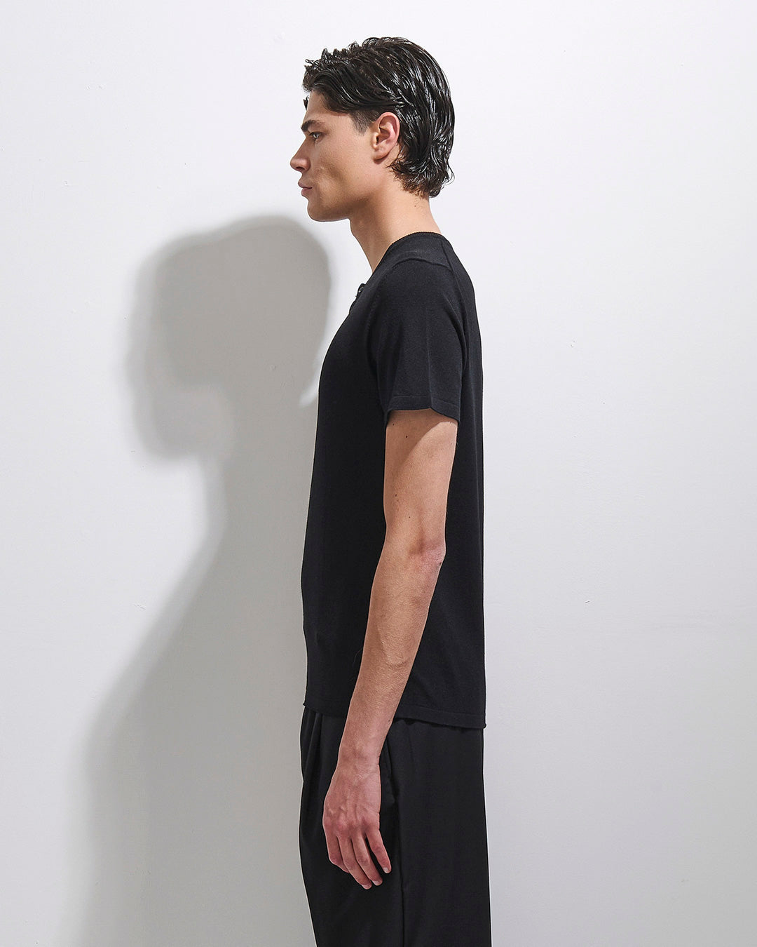 Maglia con collo a serafino