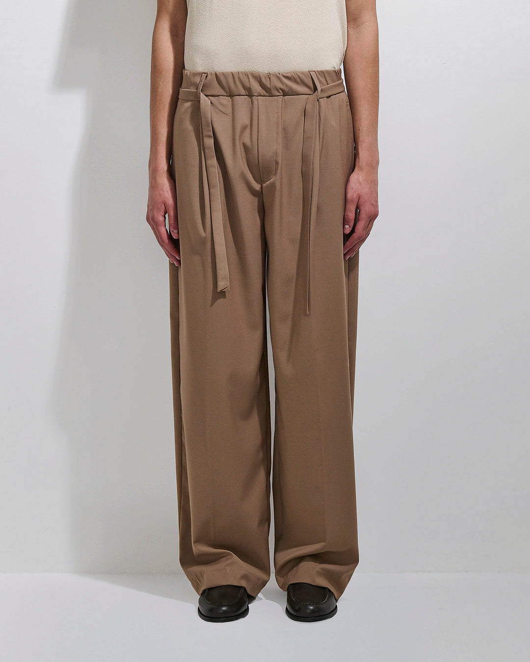 Pantalaccio strutturato con laccio