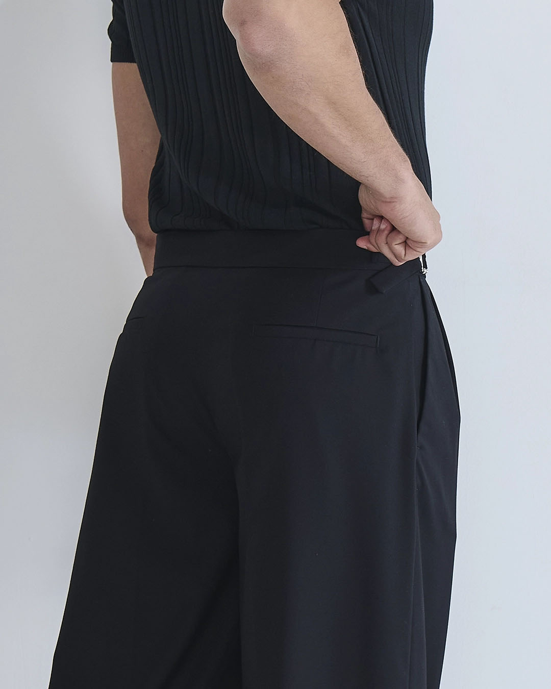Pantalone da completo con fibbie