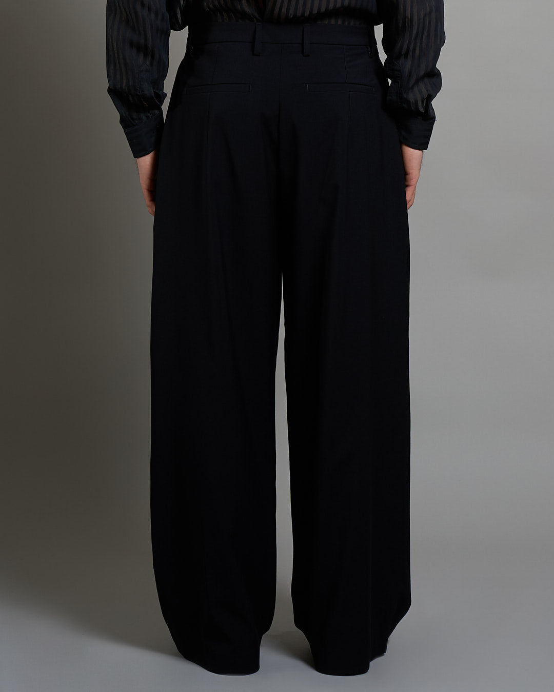 Pantalone Wide Fit con pieghe