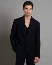 Giacca cropped con finiture sfilacciate