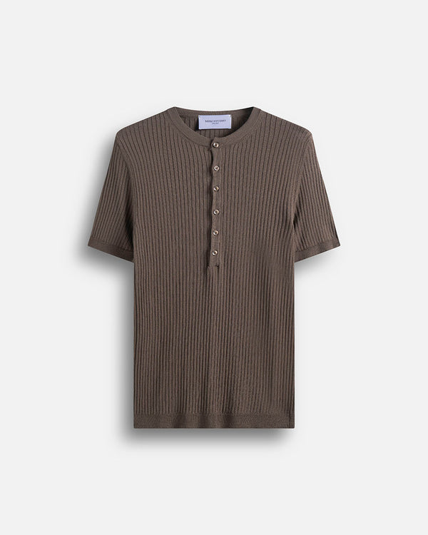 Maglia serafino a coste mezza manica