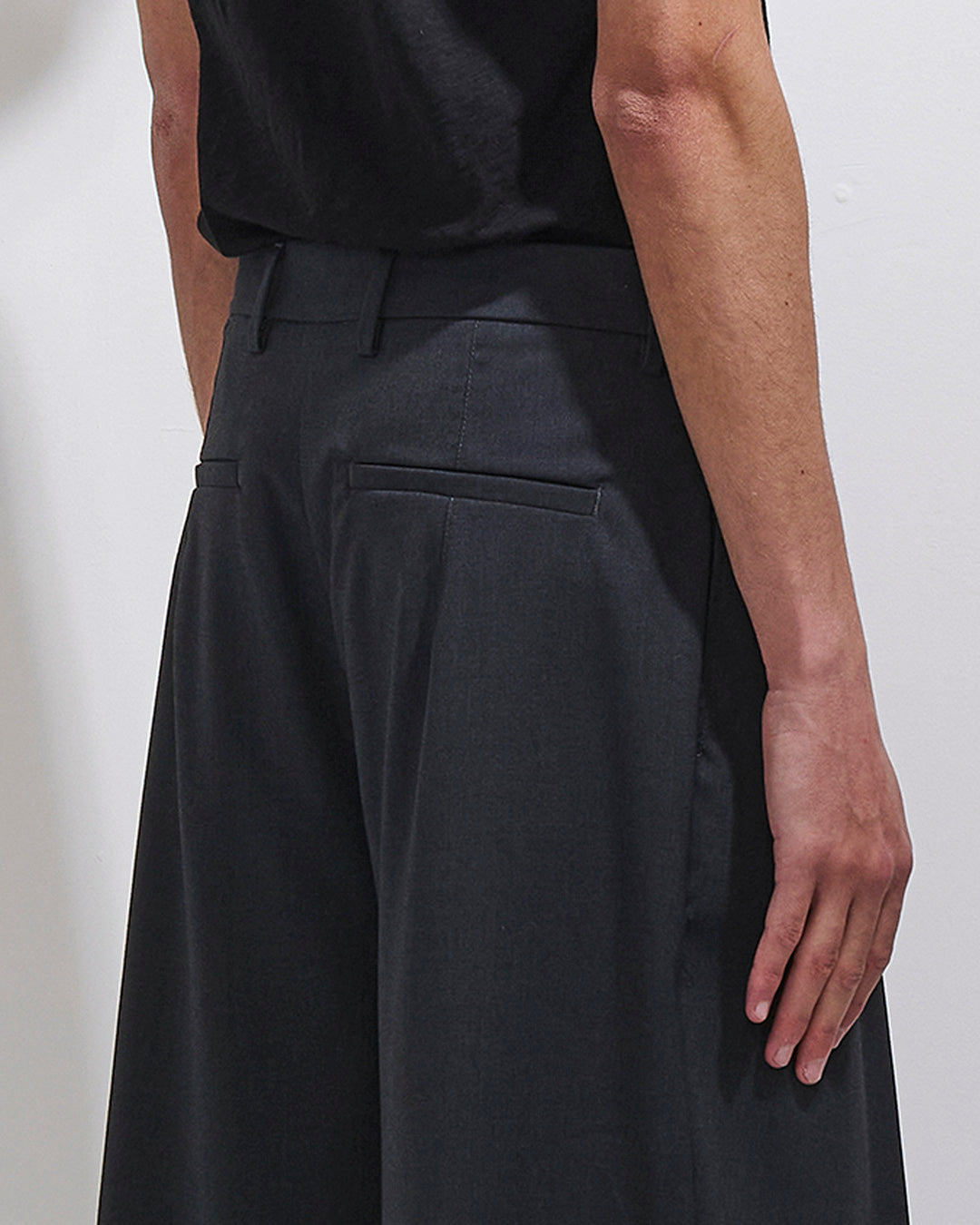 Bermuda con pieghe wide fit
