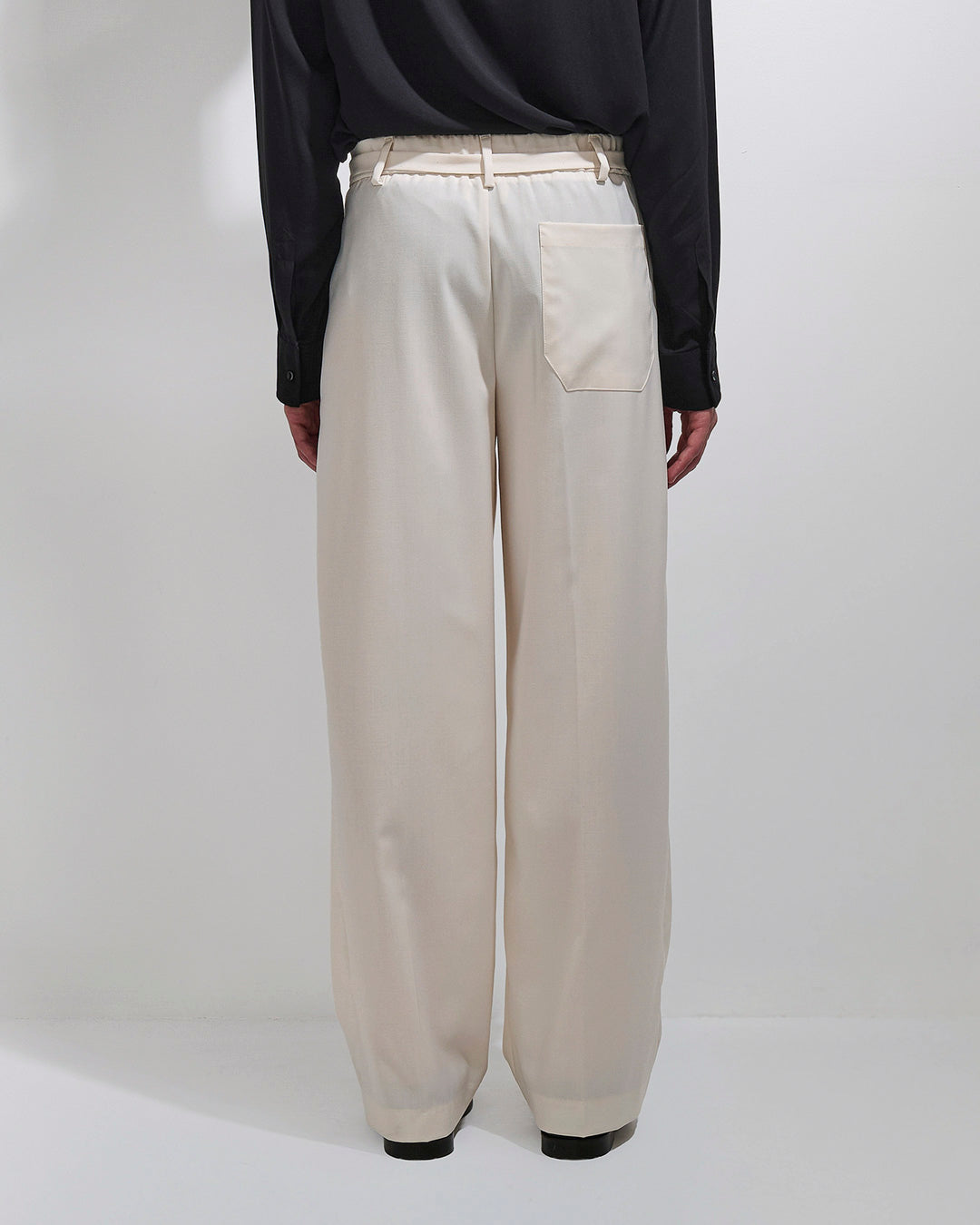 Pantalaccio strutturato con laccio