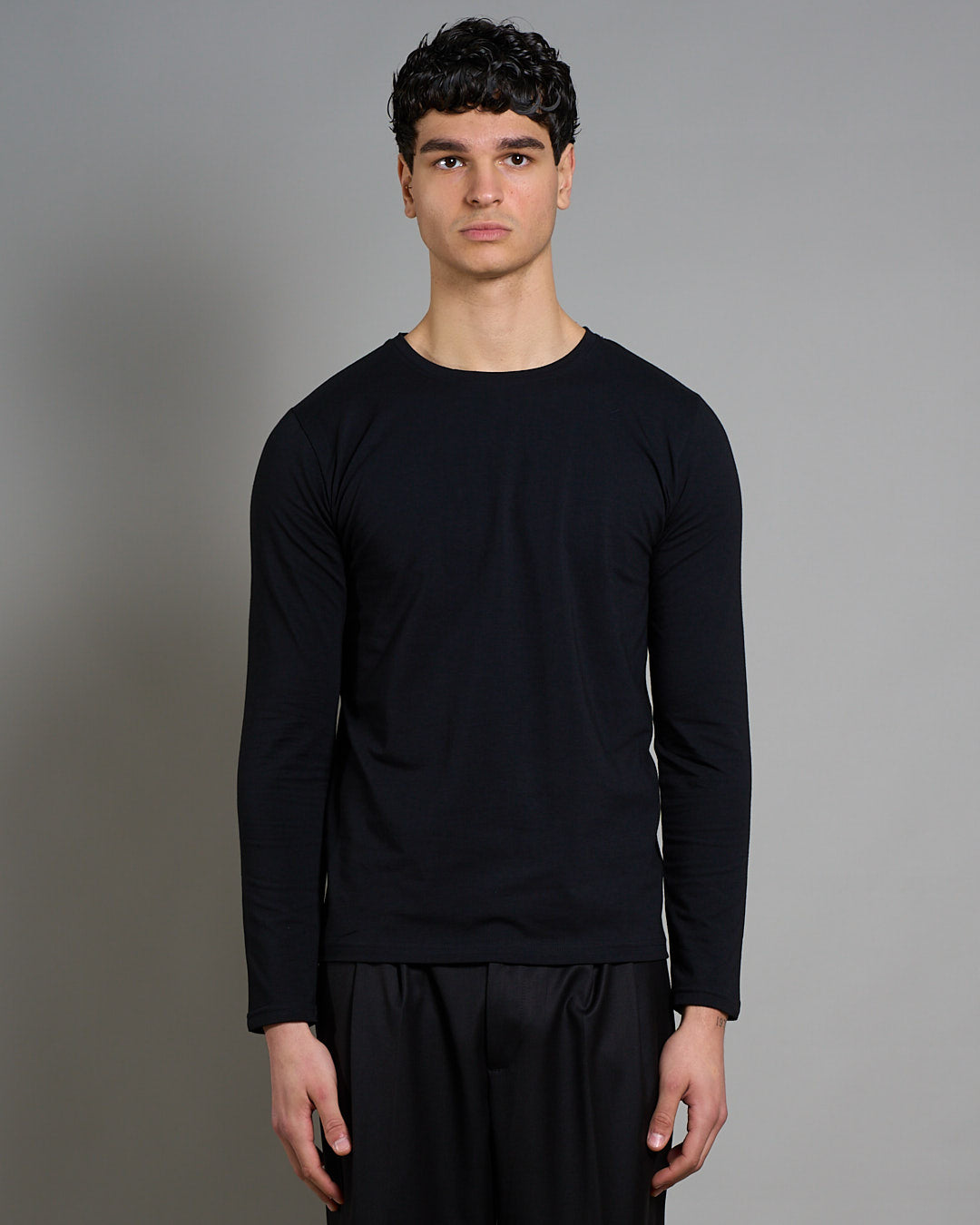 T-Shirt Slim fit basic manica lunga