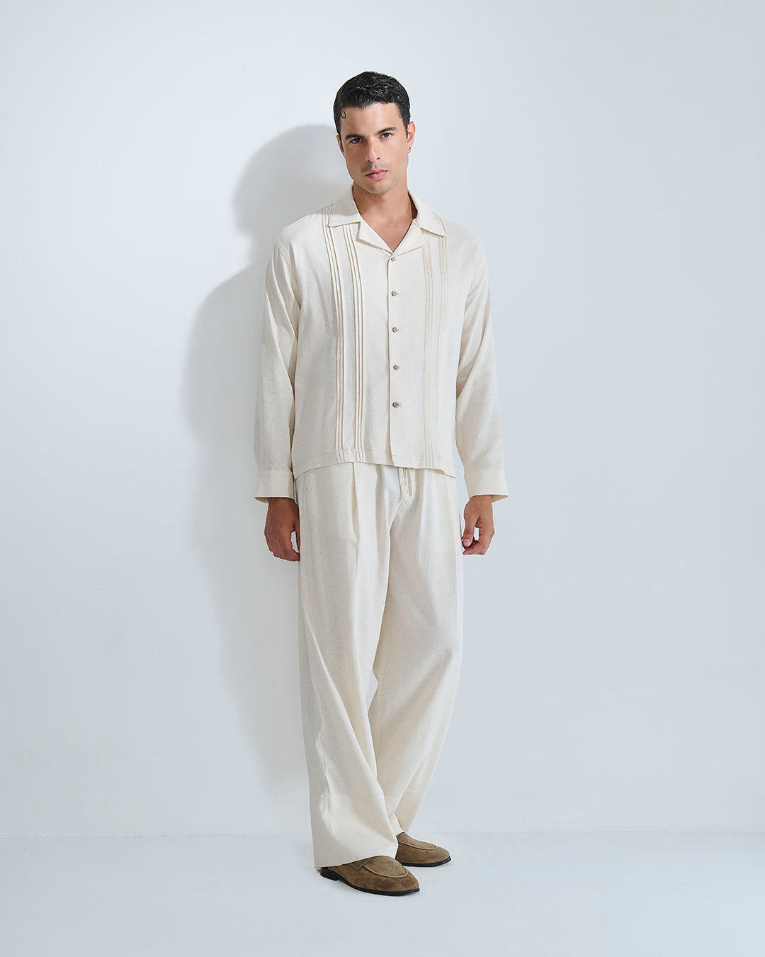 Camicia in lino con pieghe