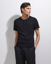 Maglia con collo a serafino