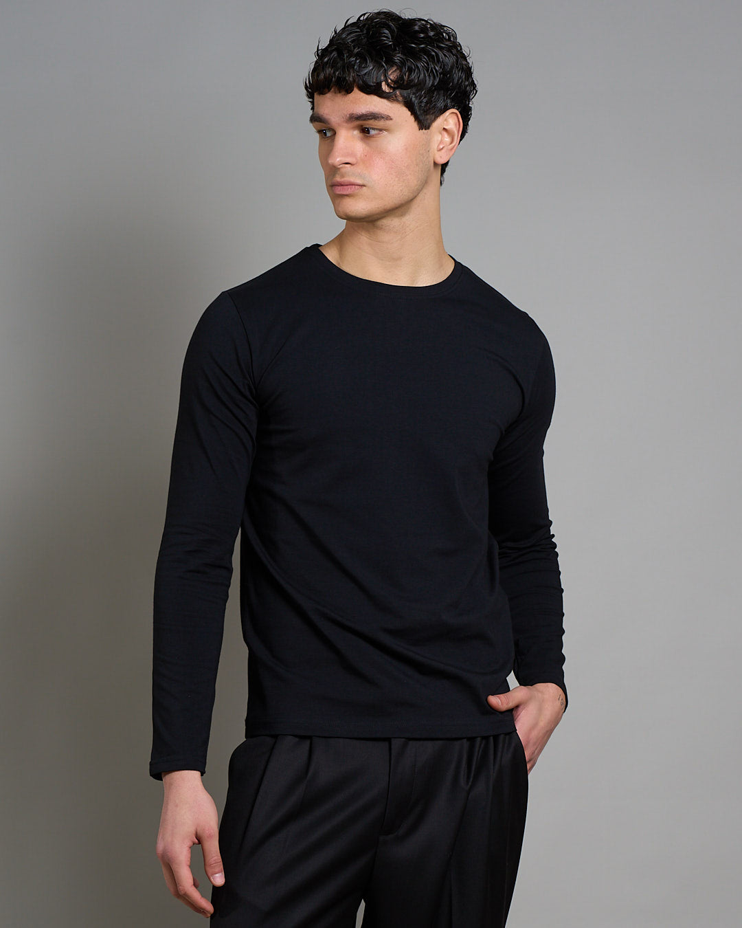 T-Shirt Slim fit basic manica lunga