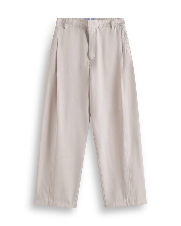 Pantalone con pieghe e cucitura laterale
