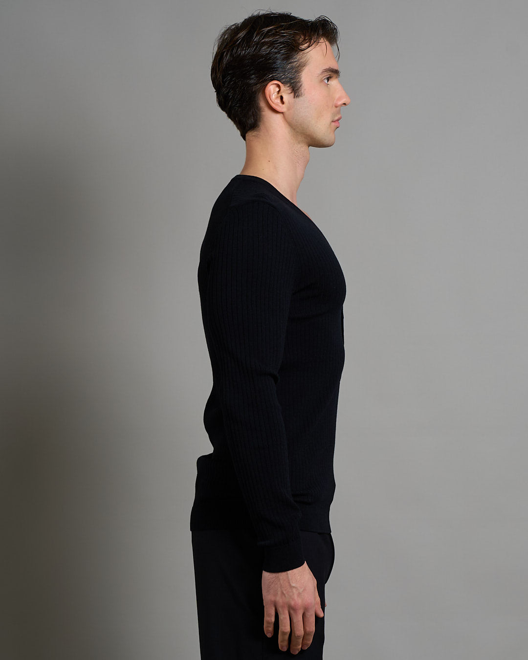 Maglia serafino scollo a V a coste